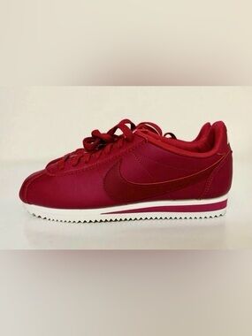 Nike Rare Classic Cortez Leather Women’s SZ.9 - Wild Cherry Noble Red